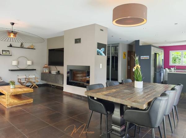 Maison 6 pièces 210m² à vendre à Cessy 01170