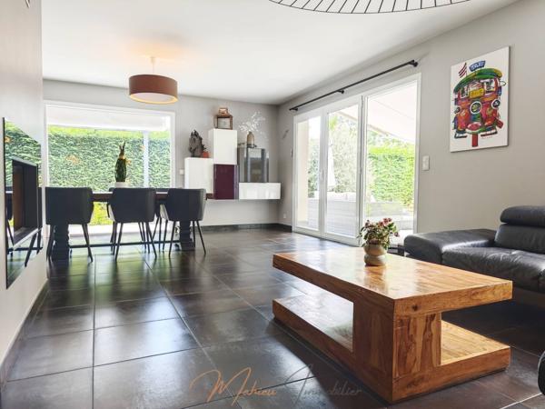 Maison 6 pièces 210m² à vendre à Cessy 01170