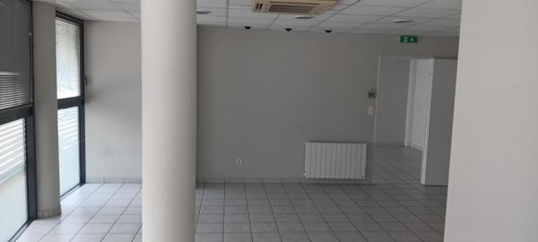 Local commercial; 1er - LOCATION LOCAL COMERCIAL RODEZ