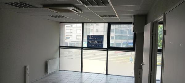 Local commercial; 1er - LOCATION LOCAL COMERCIAL RODEZ