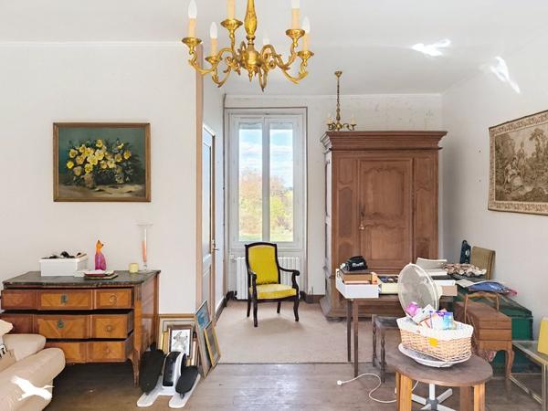 Maison à vendre 350 064 € Montlieu-la-Garde 5 p 193 m² DPE D