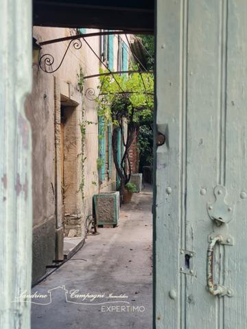 Caromb (84330) Partie de corps de ferme à rénover, proche commerces