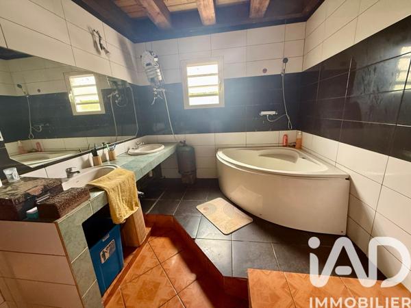 Maison à vendre 6 pièces 205 m² Saint-Pierre