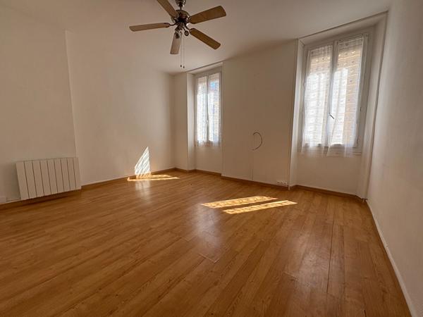 HYERES - A Vendre secteur Place Clémenceau T2 de 52.90 m²