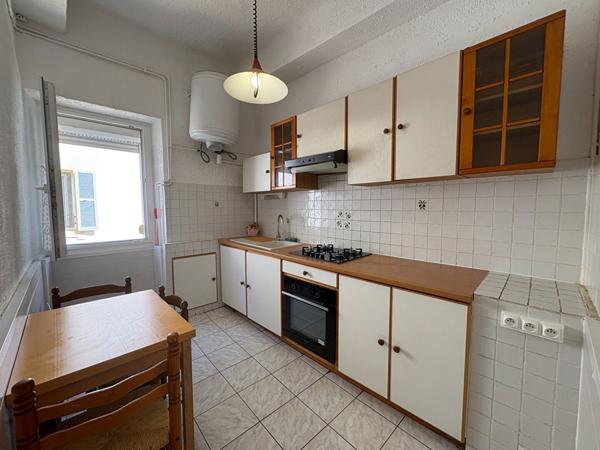 HYERES - A Vendre secteur Place Clémenceau T2 de 52.90 m²