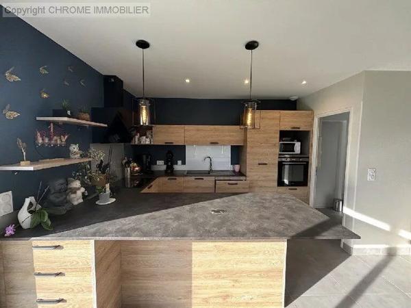 Vente                                                      Maison
                        
                     5 pièces                      96 m2                     à Marmande