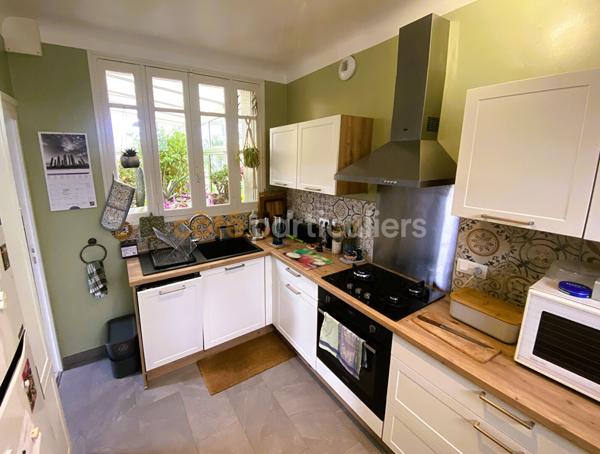 Vente
                Maison121,6 m² - 6 Pièces -
                    POITIERS (86000)