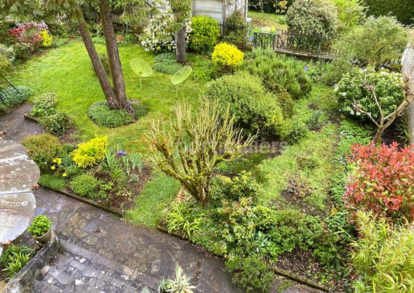 Vente
                Maison121,6 m² - 6 Pièces -
                    POITIERS (86000)