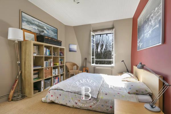 Vaucresson, Maison  320 m² à vendre