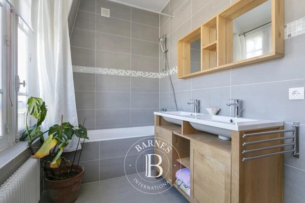 Vaucresson, Maison  320 m² à vendre