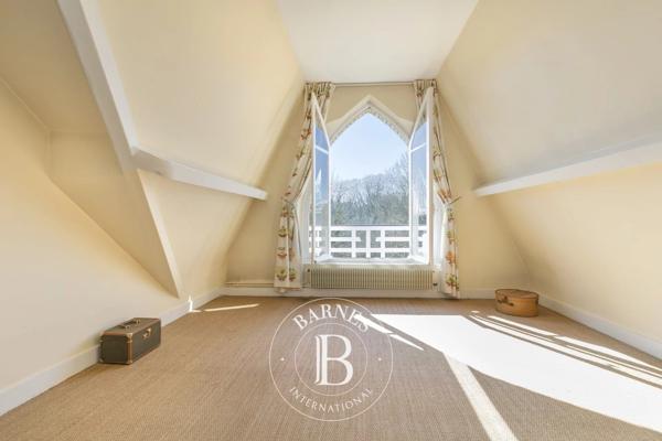 Vaucresson, Maison  320 m² à vendre
