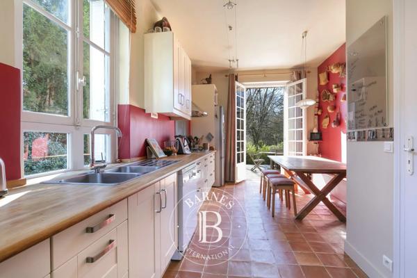 Vaucresson, Maison  320 m² à vendre