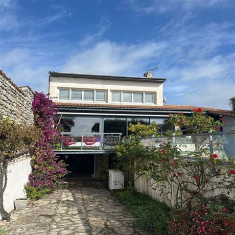 VAUX SUR MER - Maison 5 pièce(s) 190 m2 Vaux sur mer