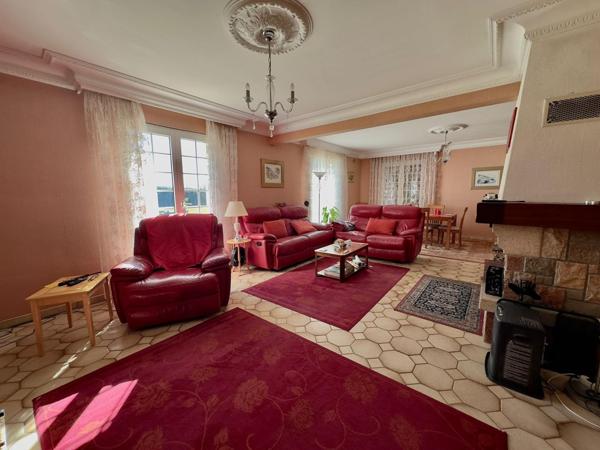 Magnifique Propriété de Caractère - 200 m² Habitables sur 5 283 m² de Terrain avec Piscine