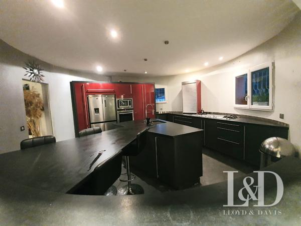 Mas provençal d'exception aux portes de la petite Camargues: L'art de vivre et d'investir