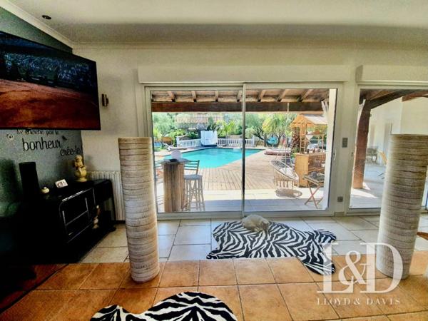 Mas provençal d'exception aux portes de la petite Camargues: L'art de vivre et d'investir