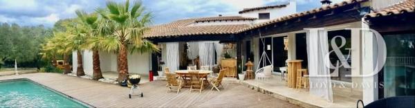 Mas provençal d'exception aux portes de la petite Camargues: L'art de vivre et d'investir