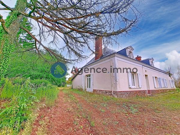 À vendre - Maison bourgeoise, 9 pièces située à Teloché (72220)