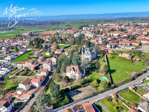 Propriete à vendre 13 pièces proche de SAINT SYMPHORIEN SUR COISE (69) de 525m² sur un parc classé de 5800 m²