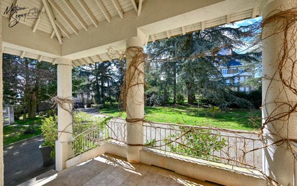 Propriete à vendre 13 pièces proche de SAINT SYMPHORIEN SUR COISE (69) de 525m² sur un parc classé de 5800 m²