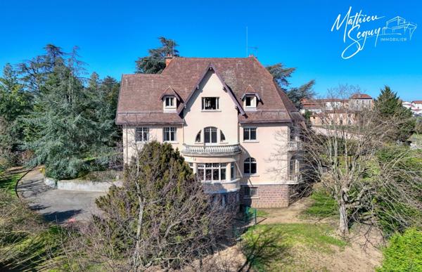 Propriete à vendre 13 pièces proche de SAINT SYMPHORIEN SUR COISE (69) de 525m² sur un parc classé de 5800 m²