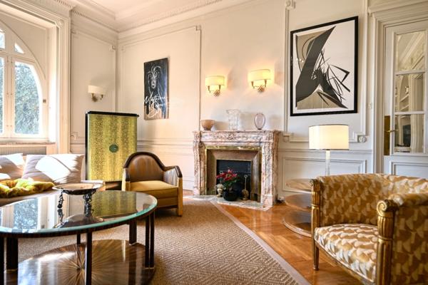 Propriete à vendre 13 pièces proche de SAINT SYMPHORIEN SUR COISE (69) de 525m² sur un parc classé de 5800 m²