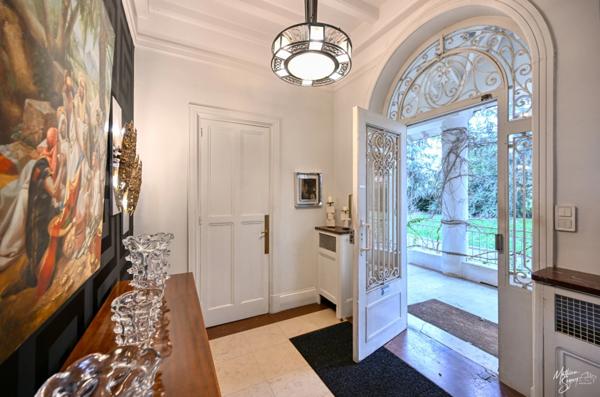 Propriete à vendre 13 pièces proche de SAINT SYMPHORIEN SUR COISE (69) de 525m² sur un parc classé de 5800 m²