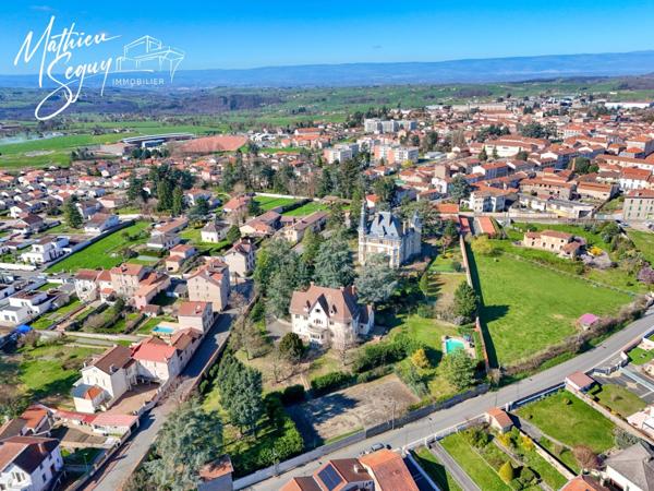 Propriete à vendre 13 pièces proche de SAINT SYMPHORIEN SUR COISE (69) de 525m² sur un parc classé de 5800 m²