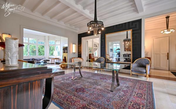 Propriete à vendre 13 pièces proche de SAINT SYMPHORIEN SUR COISE (69) de 525m² sur un parc classé de 5800 m²