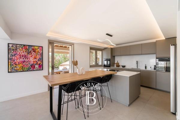 Mandelieu-la-Napoule, Villa 4 Chambres -  307 m² à vendre