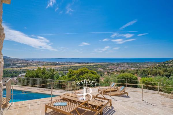 Mandelieu-la-Napoule, Villa 4 Chambres -  307 m² à vendre