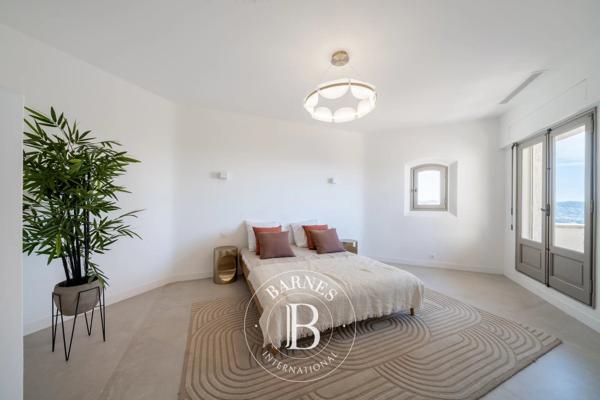 Mandelieu-la-Napoule, Villa 4 Chambres -  307 m² à vendre