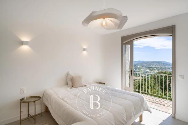 Mandelieu-la-Napoule, Villa 4 Chambres -  307 m² à vendre