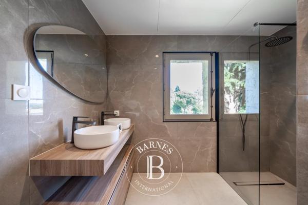 Mandelieu-la-Napoule, Villa 4 Chambres -  307 m² à vendre
