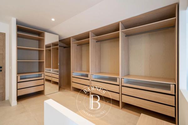 Mandelieu-la-Napoule, Villa 4 Chambres -  307 m² à vendre