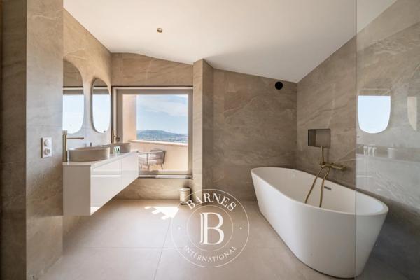 Mandelieu-la-Napoule, Villa 4 Chambres -  307 m² à vendre