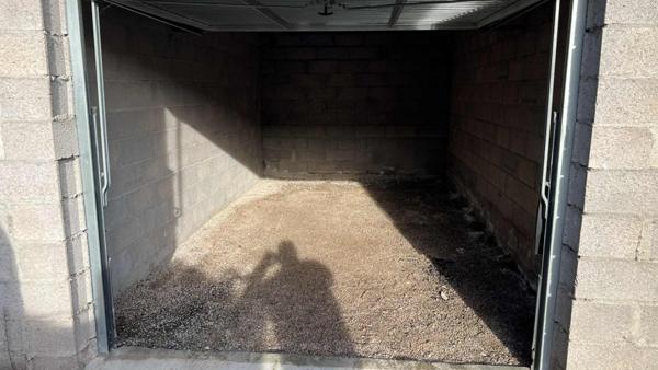 Parking / box Golbey