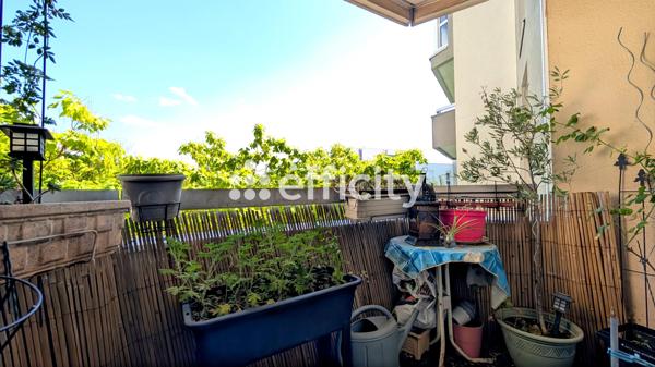Appartement
         4 pièces
        - 85 m² Exclusivité 274 000 € *