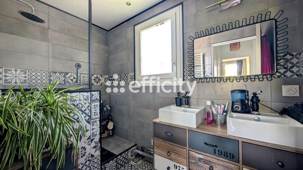 Appartement
         4 pièces
        - 85 m² Exclusivité 274 000 € *