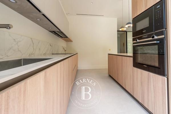 Aix-en-Provence, Maison de ville 4 Chambres -  230 m² à vendre