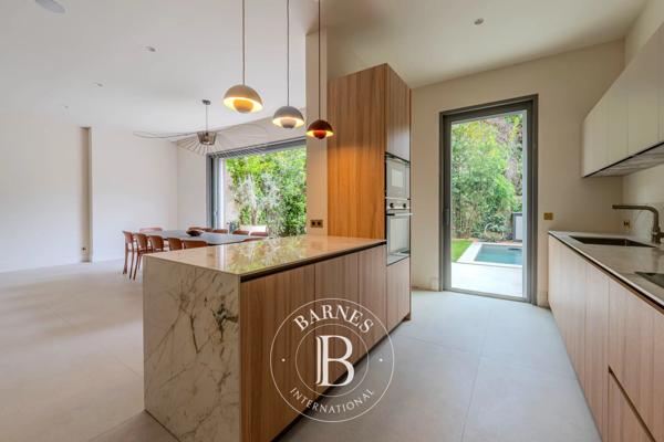 Aix-en-Provence, Maison de ville 4 Chambres -  230 m² à vendre