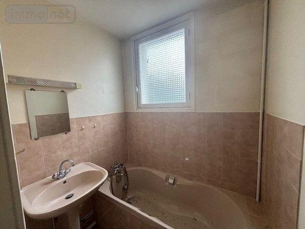 Appartement à vendre à Saint-Amand-Montrond dans le Cher (18200), ref : 18022/836