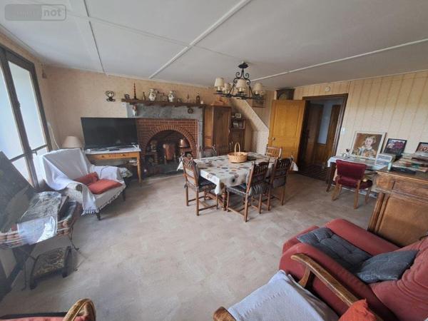 Maison à vendre à Saint-Flour dans le Cantal (15100), ref : 044/1206