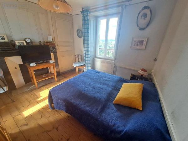 Maison à vendre à Saint-Flour dans le Cantal (15100), ref : 044/1206