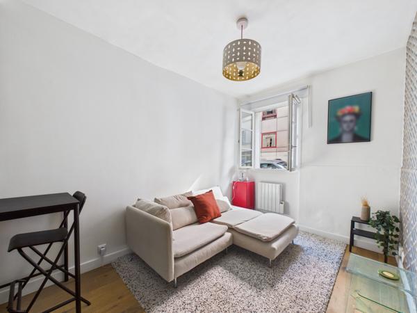 Montparnasse / Alesia x Studio entièrement rénové & meublé (bail code civil exclusivement)