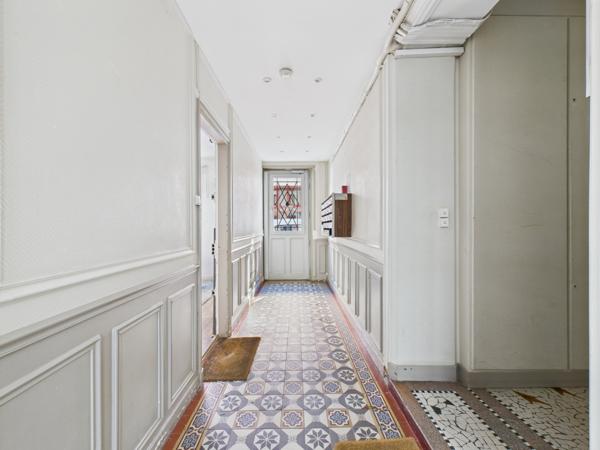 Montparnasse / Alesia x Studio entièrement rénové & meublé (bail code civil exclusivement)