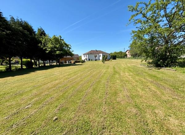 Propriété rénovée avec piscine, 160 m² sur 27 ares 96