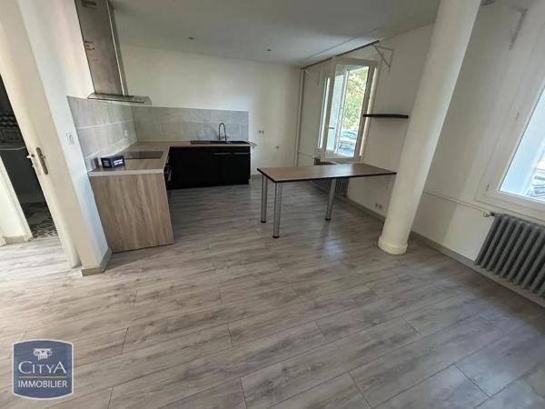 Appartement à louer 2 pièces 59.01m² Châlons-en-Champagne (51000)