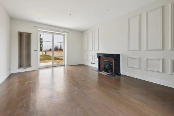 Chaponnay - Maison de caractère rénovée de 167,84 m² - Terrasse - Jardin arboré - Garage double - 4 Chambres