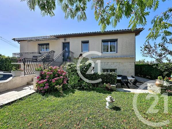 Maison à vendre  4 pièces - 109 m 2   CHATEAUBERNARD  - 16